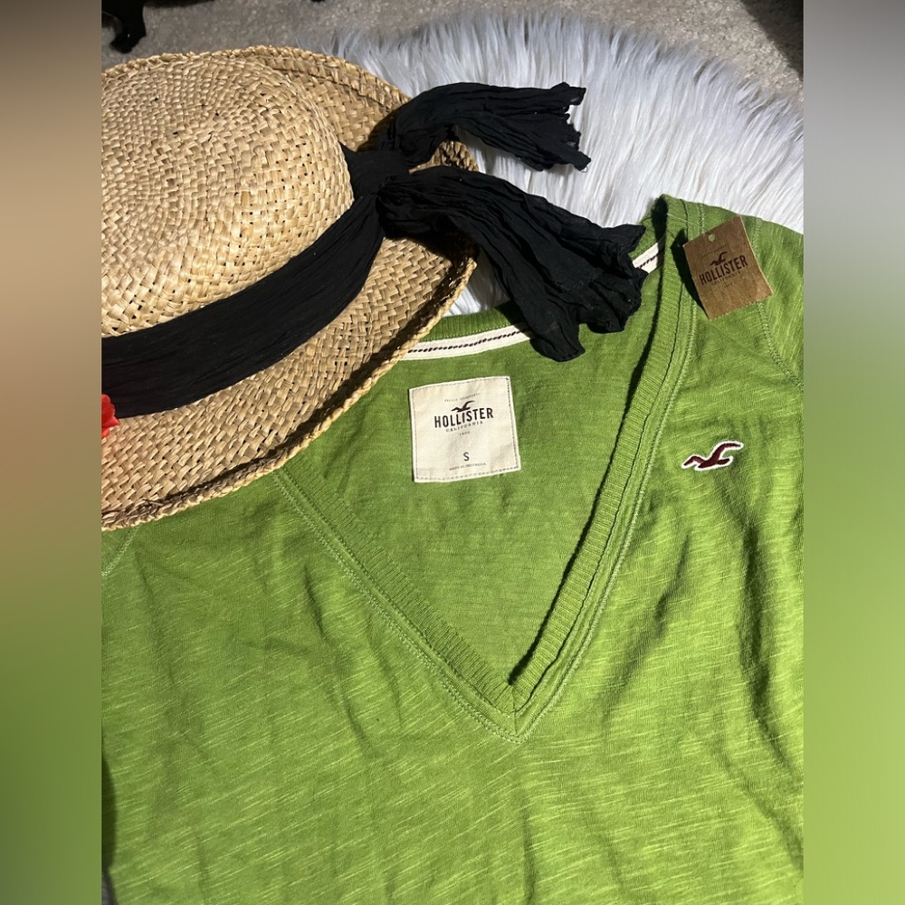 Y2K Unique Hollister SoCal V-neckline short sleeve top - Picture 10 of 12